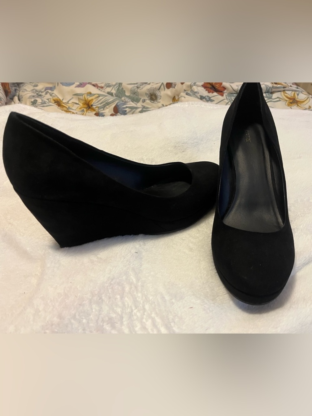 Apt. 9 Black Suede Wedge Pumps